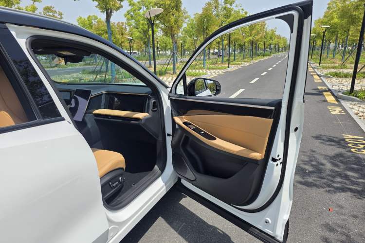 Used Geely Galaxy L7 2024 1.5T 115 km PLUS Dragon Edition Interior 7