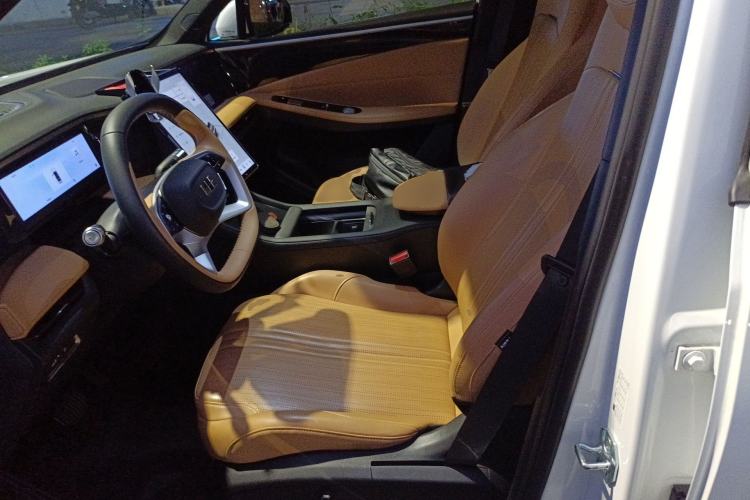 Used Geely Galaxy L7 2024 1.5T 115 km PLUS Dragon Edition Left Front Seat