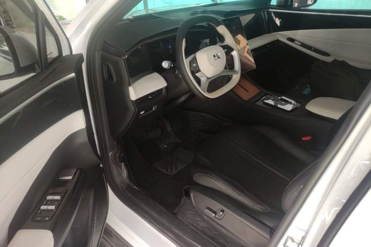 Used Geely Galaxy L7 2024 1.5T 115 km PLUS Dragon Edition Left Front Seat
