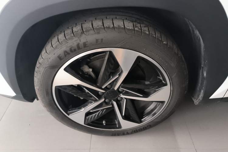 Used Geely Galaxy L7 2024 1.5T 115 km Starship Dragon Edition Left Front Wheel Hub