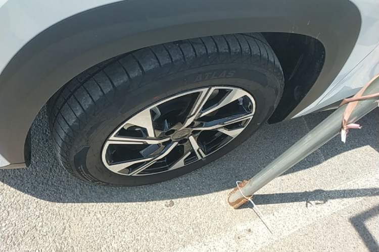 Used Geely Galaxy L7 2024 1.5T 55km PRO Dragon Edition Left Front Wheel Hub