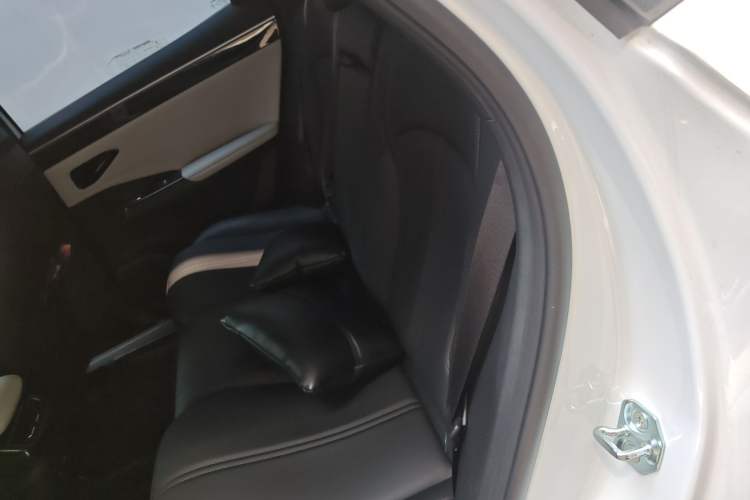 Used Geely Galaxy L7 2024 1.5T 55km PRO Dragon Edition Left Rear Seat