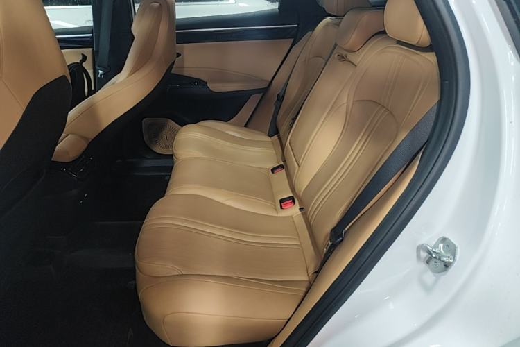 Used Geely Galaxy L7 2024 1.5T 115 km PLUS Dragon Edition Left Rear Seat