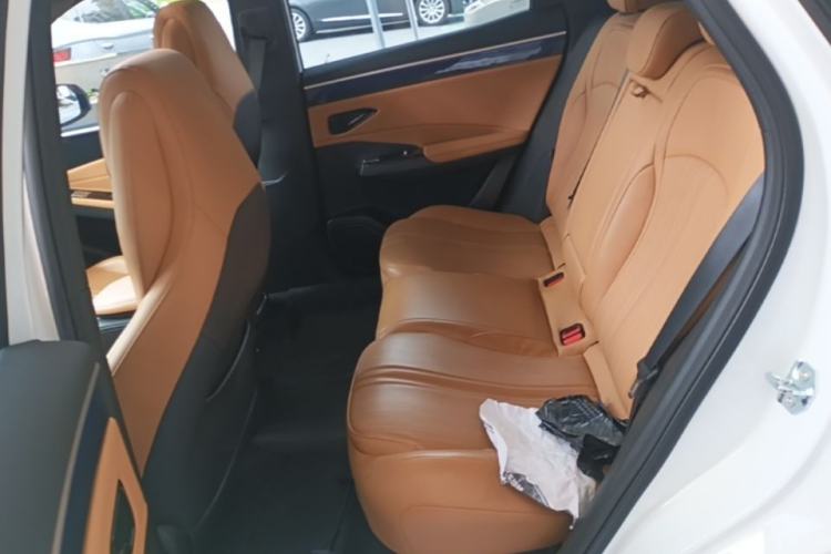 Used Geely Galaxy L7 2024 1.5T 115 km MAX Dragon Edition Left Rear Seat