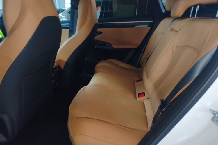Used Geely Galaxy L7 2024 1.5T 115 km PLUS Dragon Edition Left Rear Seat