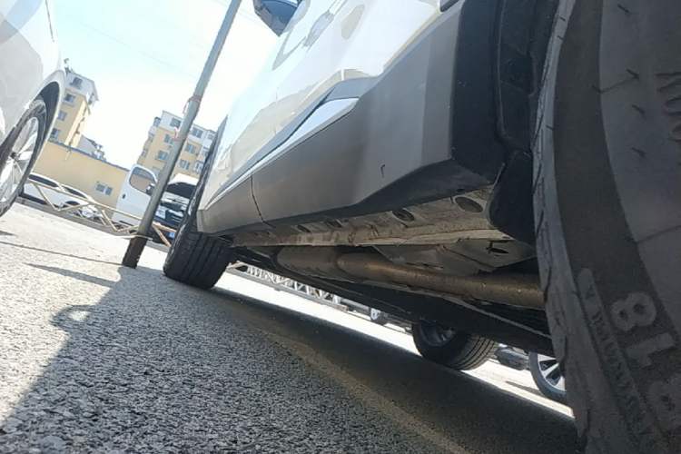 Used Geely Galaxy L7 2024 1.5T 55km PRO Dragon Edition Left Side Sill