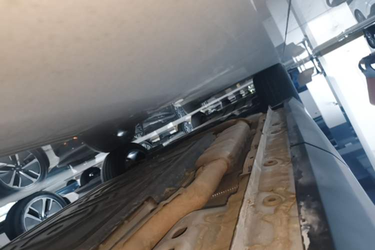 Used Geely Galaxy L7 2024 1.5T 115 km PLUS Dragon Edition Left Side Sill