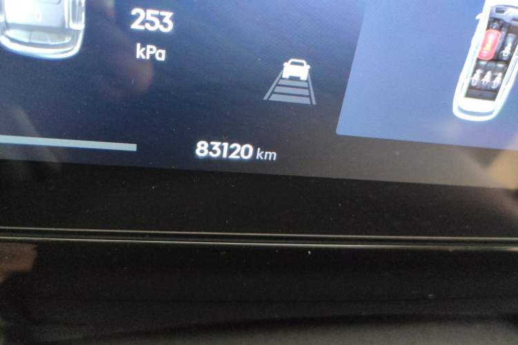 Used Geely Galaxy L7 2024 1.5T 115 km PLUS Dragon Edition Odometer Close Up