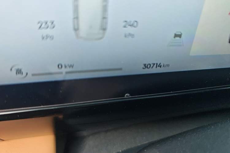 Used Geely Galaxy L7 2024 1.5T 115 km Starship Dragon Edition Odometer Close Up