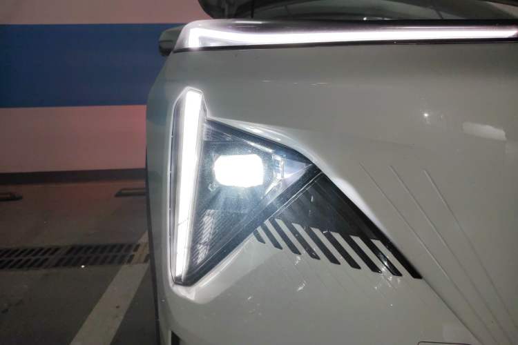 Used Geely Galaxy L7 2024 1.5T 55km PRO Dragon Edition Right Front Headlight