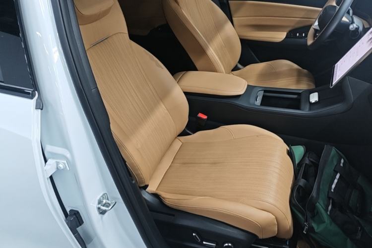 Used Geely Galaxy L7 2024 1.5T 115 km PLUS Dragon Edition Right Front Seat