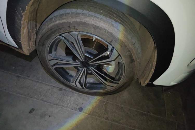 Used Geely Galaxy L7 2024 1.5T 115 km PLUS Dragon Edition Right Front Wheel Hub