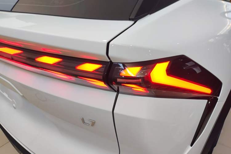 Used Geely Galaxy L7 2024 1.5T 115 km MAX Dragon Edition Right Rear Taillight