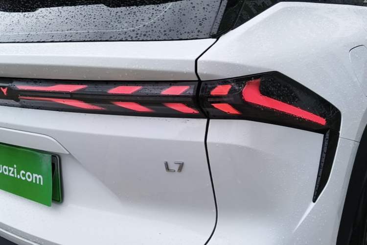 Used Geely Galaxy L7 2024 1.5T 115 km PLUS Dragon Edition Right Rear Taillight
