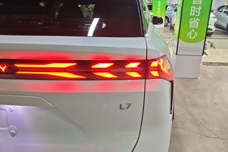 Used Geely Galaxy L7 2024 1.5T 115 km PLUS Dragon Edition Right Rear Taillight