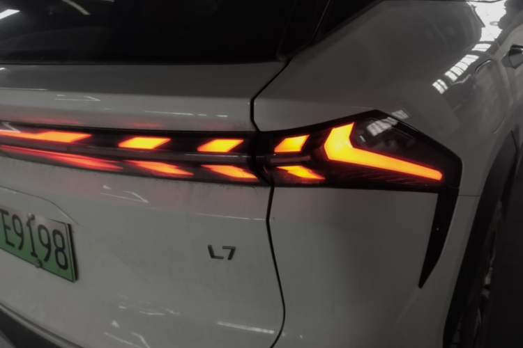 Used Geely Galaxy L7 2024 1.5T 55km PRO Dragon Edition Right Rear Taillight