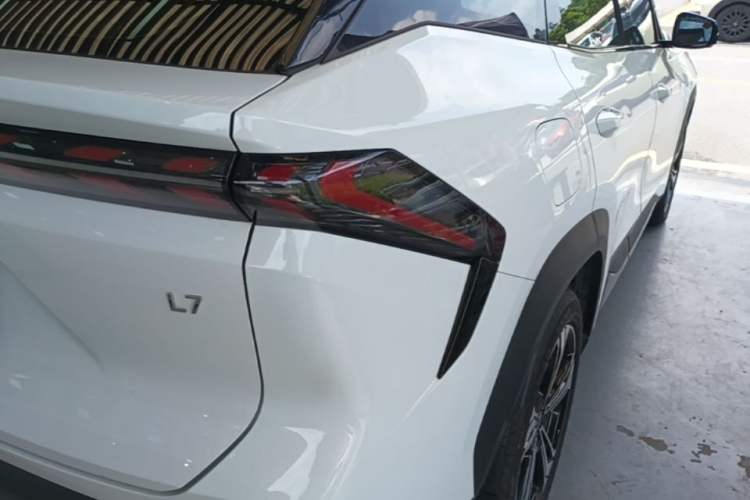 Used Geely Galaxy L7 2024 1.5T 115 km MAX Dragon Edition Right Rear Taillight