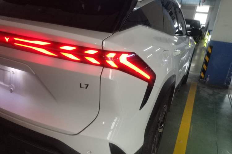 Used Geely Galaxy L7 2024 1.5T 115 km PLUS Dragon Edition Right Rear Taillight