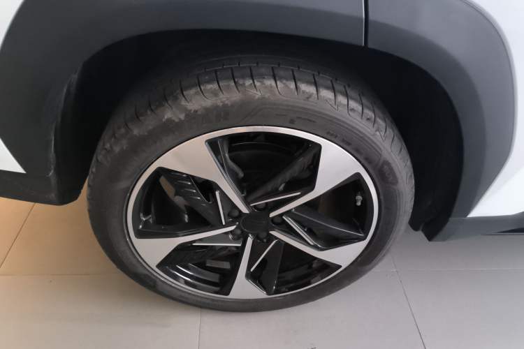 Used Geely Galaxy L7 2024 1.5T 115 km Starship Dragon Edition Right Rear Wheel Hub