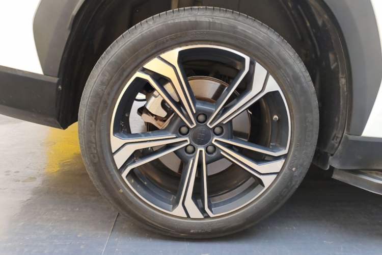 Used Geely Galaxy L7 2024 1.5T 115 km PLUS Dragon Edition Right Rear Wheel Hub