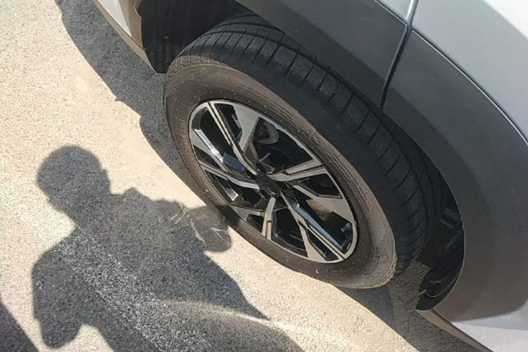 Used Geely Galaxy L7 2024 1.5T 55km PRO Dragon Edition Right Rear Wheel Hub