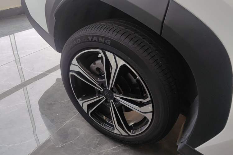 Used Geely Galaxy L7 2024 1.5T 115 km MAX Dragon Edition Right Rear Wheel Hub