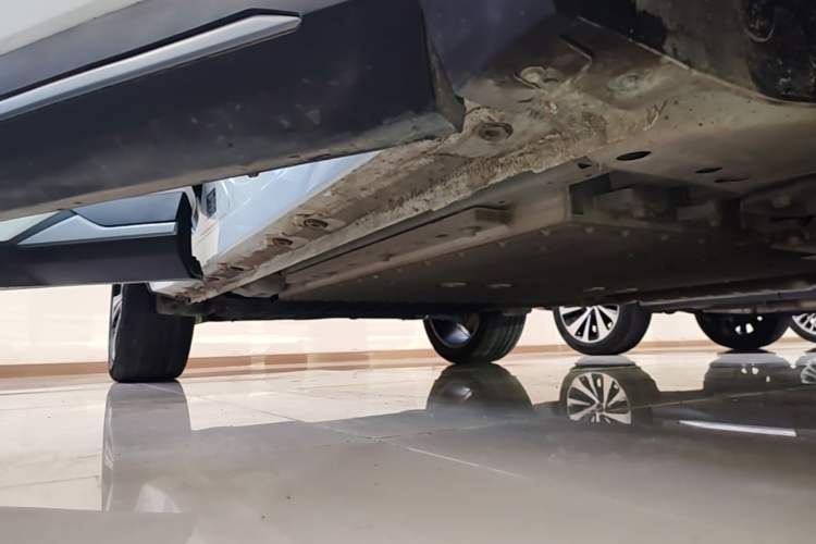 Used Geely Galaxy L7 2024 1.5T 115 km PLUS Dragon Edition Right Side Sill