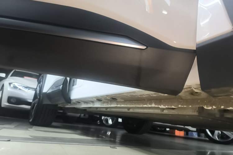 Used Geely Galaxy L7 2024 1.5T 115 km MAX Dragon Edition Right Side Sill