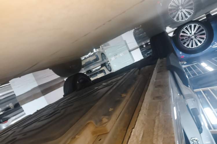 Used Geely Galaxy L7 2024 1.5T 115 km PLUS Dragon Edition Right Side Sill