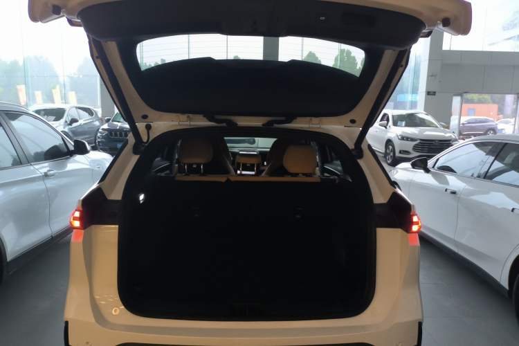 Used Geely Galaxy L7 2024 1.5T 115 km Starship Dragon Edition Trunk