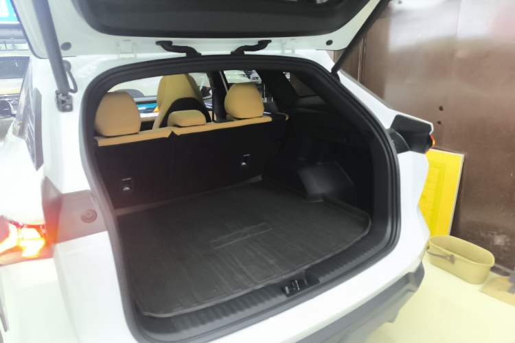 Used Geely Galaxy L7 2024 1.5T 115 km MAX Dragon Edition Trunk