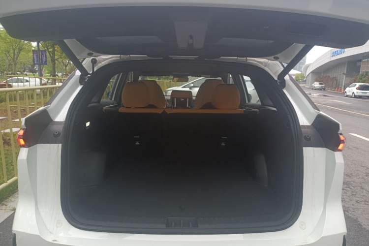 Used Geely Galaxy L7 2024 1.5T 115 km Starship Dragon Edition Trunk