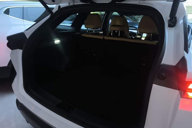 Used Geely Galaxy L7 2024 1.5T 115 km Starship Dragon Edition Trunk