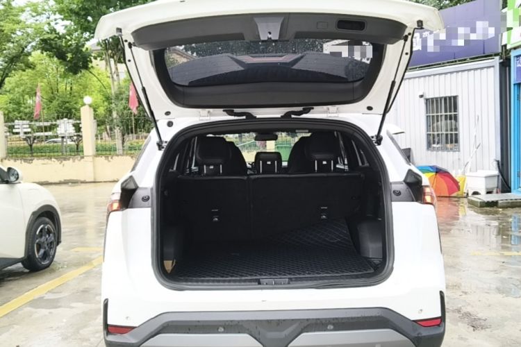 Used Geely Galaxy L7 2024 1.5T 115 km PLUS Dragon Edition Trunk