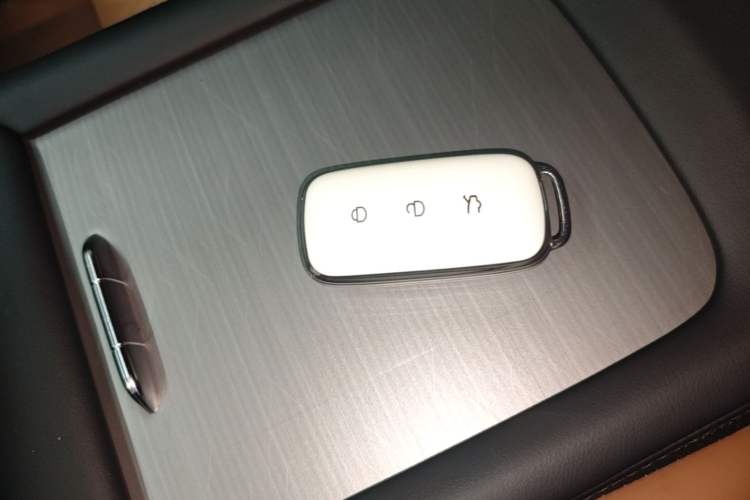 Used Geely Galaxy L7 2024 1.5T 115 km PLUS Dragon Edition Vehicle Key