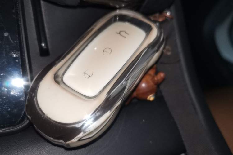 Used Geely Galaxy L7 2024 1.5T 115 km PLUS Dragon Edition Vehicle Key