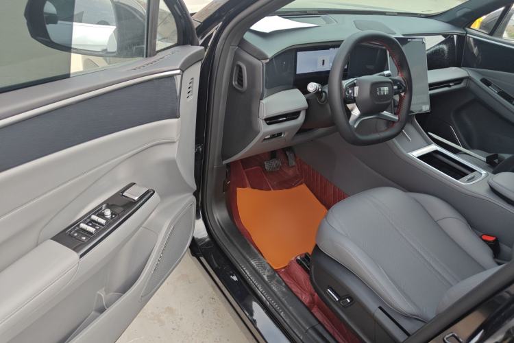 Used Geely Galaxy L7 2025 EM-i 115km Long-Range Version Driver Seat