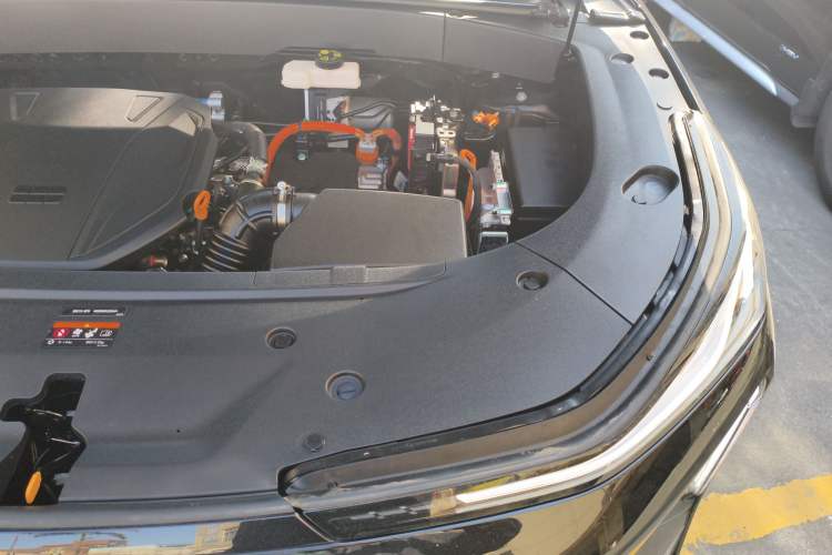 Used Geely Galaxy L7 2025 EM-i 115km Exploration Edition Engine Bay Left