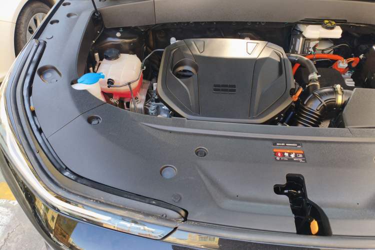 Used Geely Galaxy L7 2025 EM-i 115km Exploration Edition Engine Bay Right