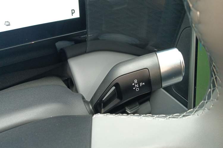 Used Geely Galaxy L7 2025 EM-i 115km Exploration Edition Gear Lever