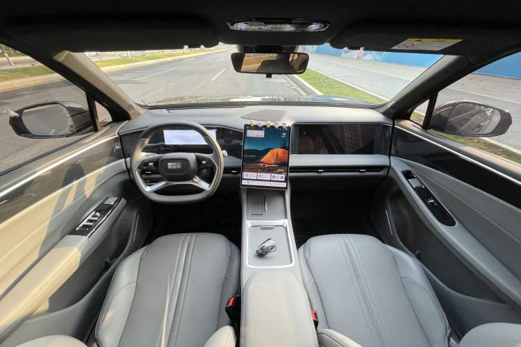 Used Geely Galaxy L7 2025 EM-i 115km Exploration Edition Interior 3