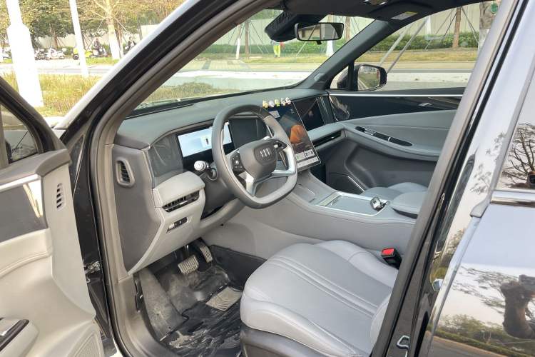 Used Geely Galaxy L7 2025 EM-i 115km Exploration Edition Interior 4