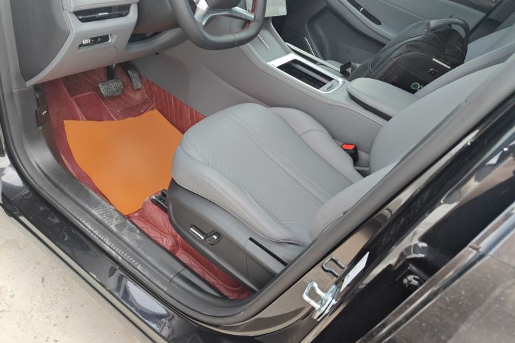 Used Geely Galaxy L7 2025 EM-i 115km Long-Range Version Left Front Seat