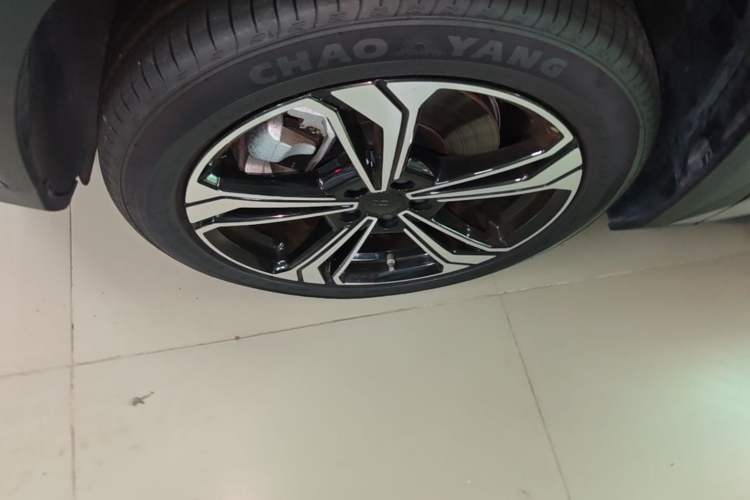 Used Geely Galaxy L7 2025 EM-i 115km Exploration Edition Left Front Wheel Hub
