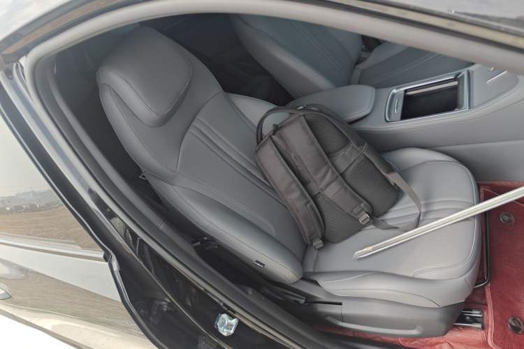 Used Geely Galaxy L7 2025 EM-i 115km Long-Range Version Right Front Seat