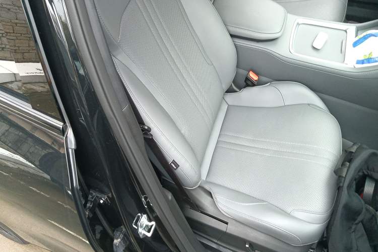 Used Geely Galaxy L7 2025 EM-i 115km Exploration Edition Right Front Seat