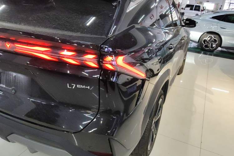 Used Geely Galaxy L7 2025 EM-i 115km Exploration Edition Right Rear Taillight
