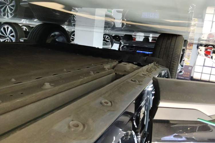 Used Geely Galaxy L7 2025 EM-i 115km Exploration Edition Right Side Sill