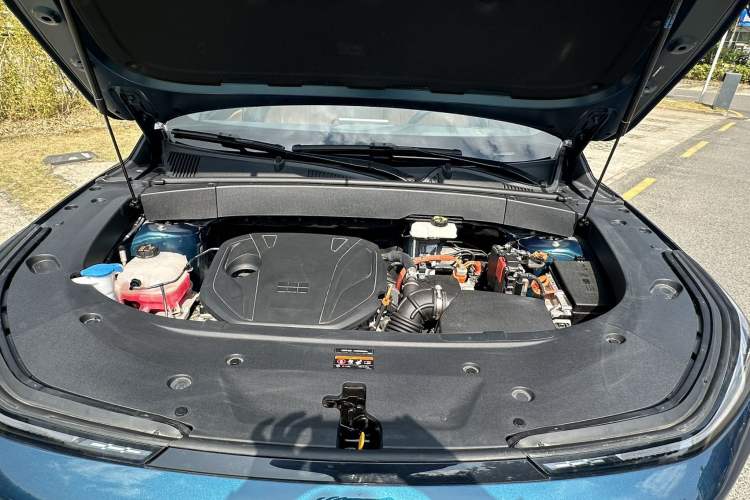 Used Geely Galaxy L7 2025 EM-i 115km Exploration+ Edition Engine Bay