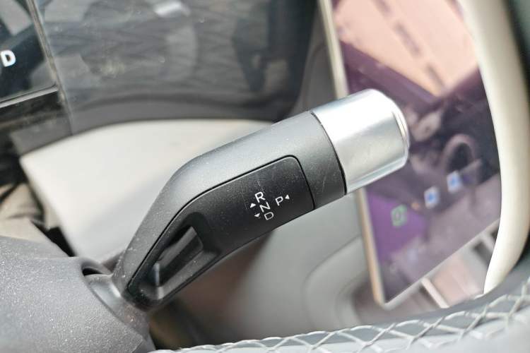 Used Geely Galaxy L7 2025 3DHT 115km Starship Edition Gear Lever